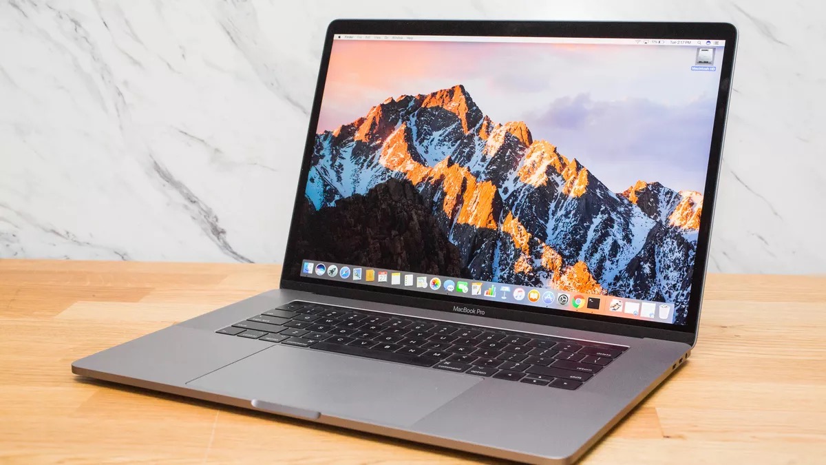 并夕夕 MacBook Pro 成功下车